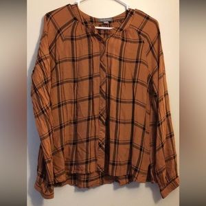 Peace & Pearls Button Down Top 🍂